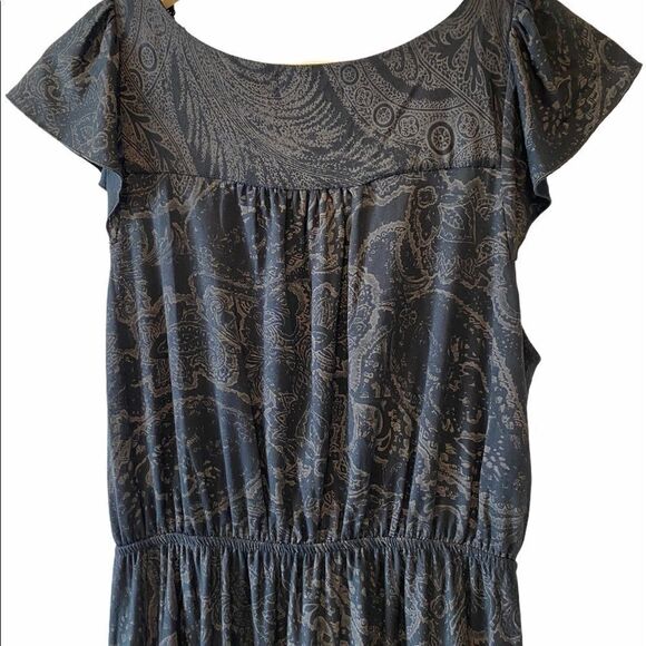 Black & Grey Paisley Soft Flowy Cap Sleeve Dress - Picture 5 of 10